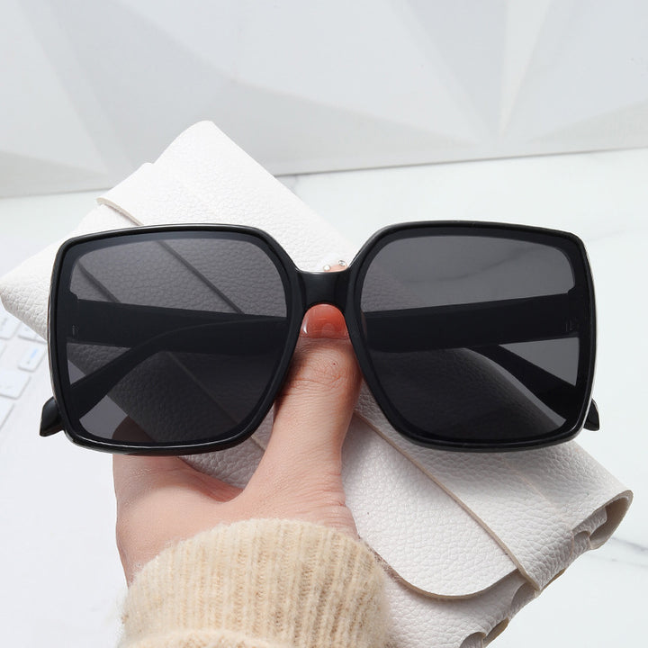 Ladies oversized sunglasses in modern tortoiseshell design Bowlift