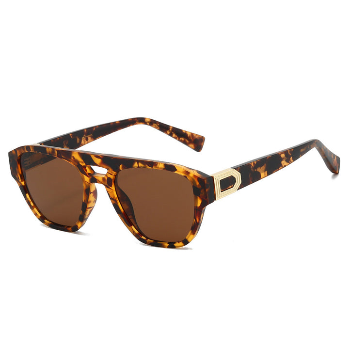 Ladies Designer Sunglasses with modern, angular frame and gradient Bowlift