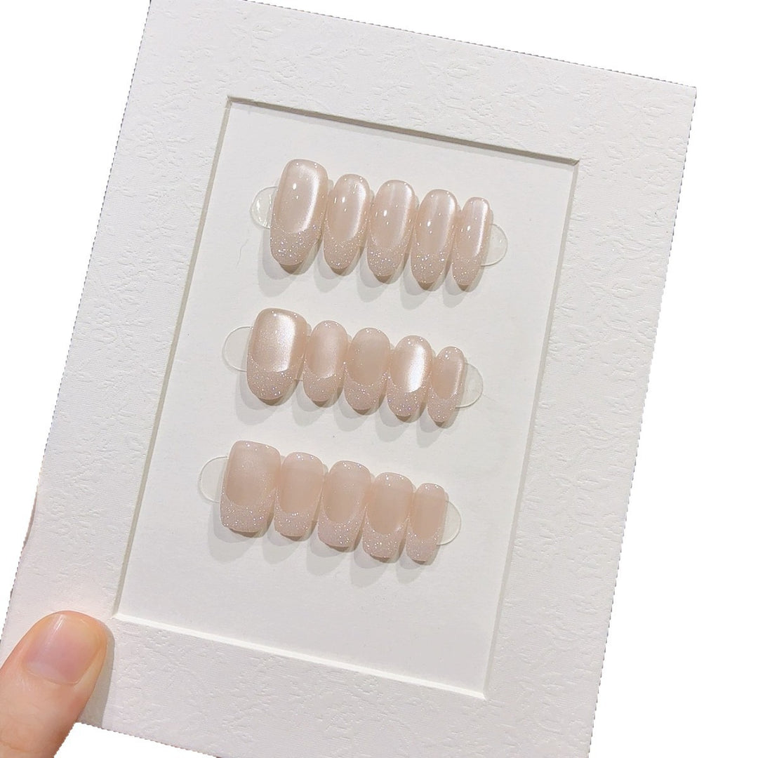 Elegant Glitter Press-On Nail Design Bowlift