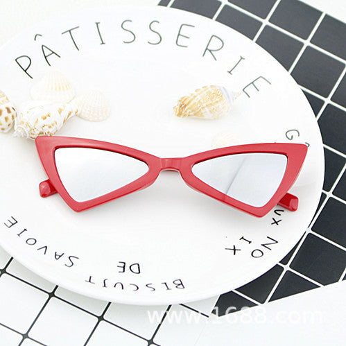 Women's fashionable Cat-Eye sunglasses with elegant design Bowlift