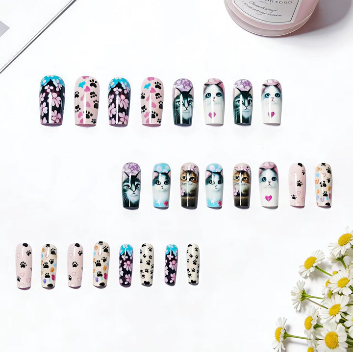 Creative artificial nails with playful cat pattern Bowlift