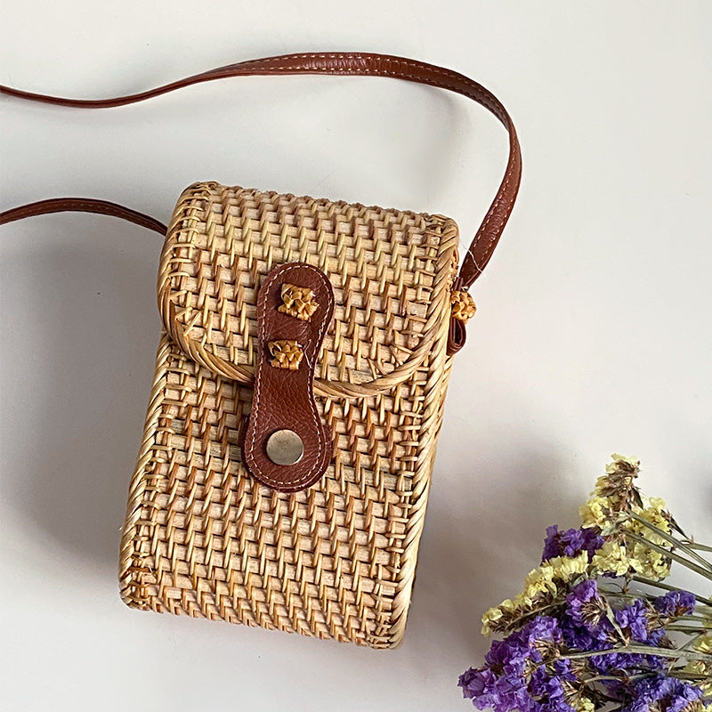 Handcrafted tote bag made of braided rattan Bowlift