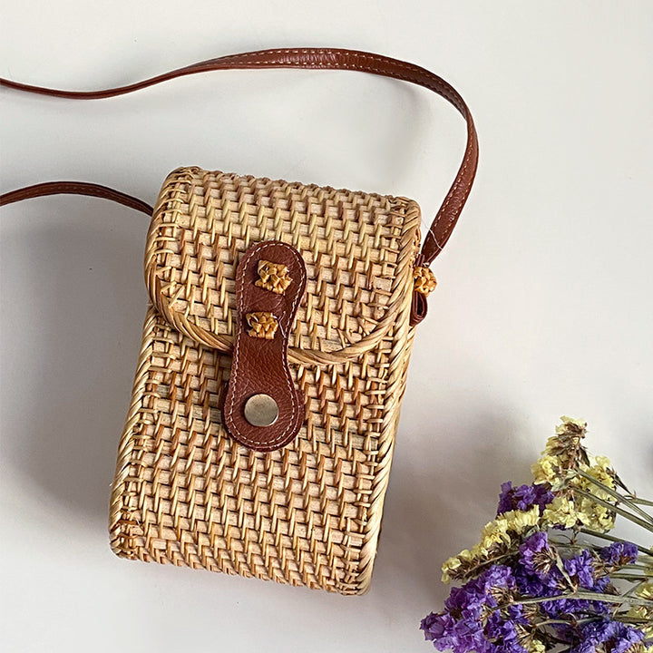 Handcrafted tote bag made of braided rattan Bowlift