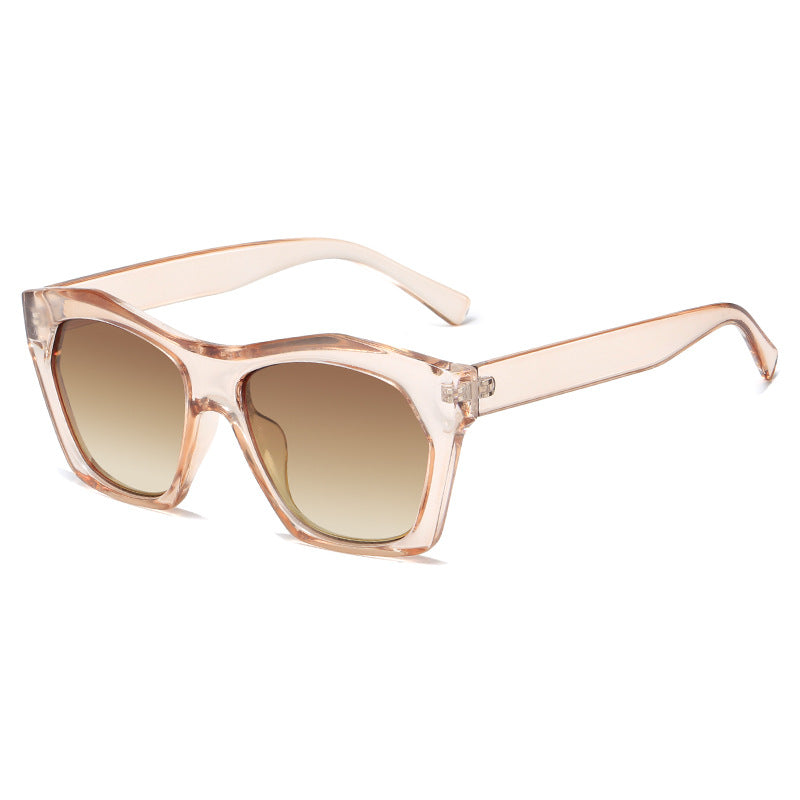Women's fashionable sunglasses in striking leopard pattern Bowlift
