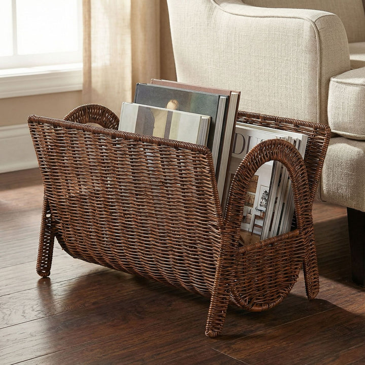 Stylish magazine holder made of woven material Bowlift