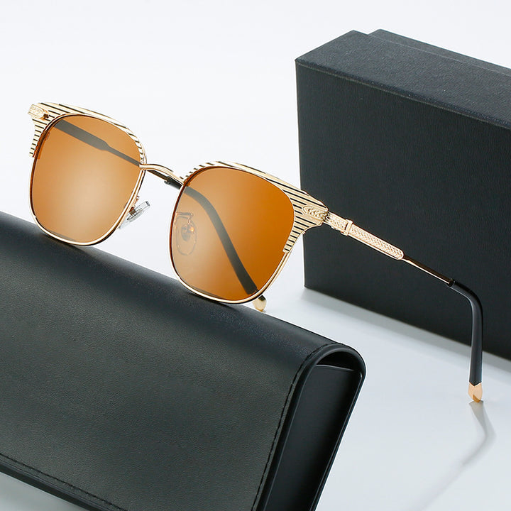 Ladies designer sunglasses with luxurious frame and mirrored lenses Bowlift