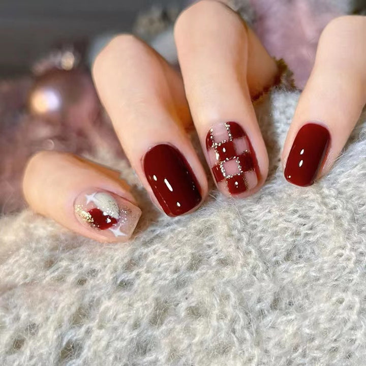 Trendy nail art with elegant accents Bowlift