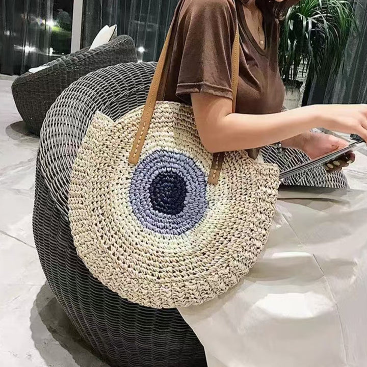 Handcrafted straw bag with eye-catching gradient Bowlift