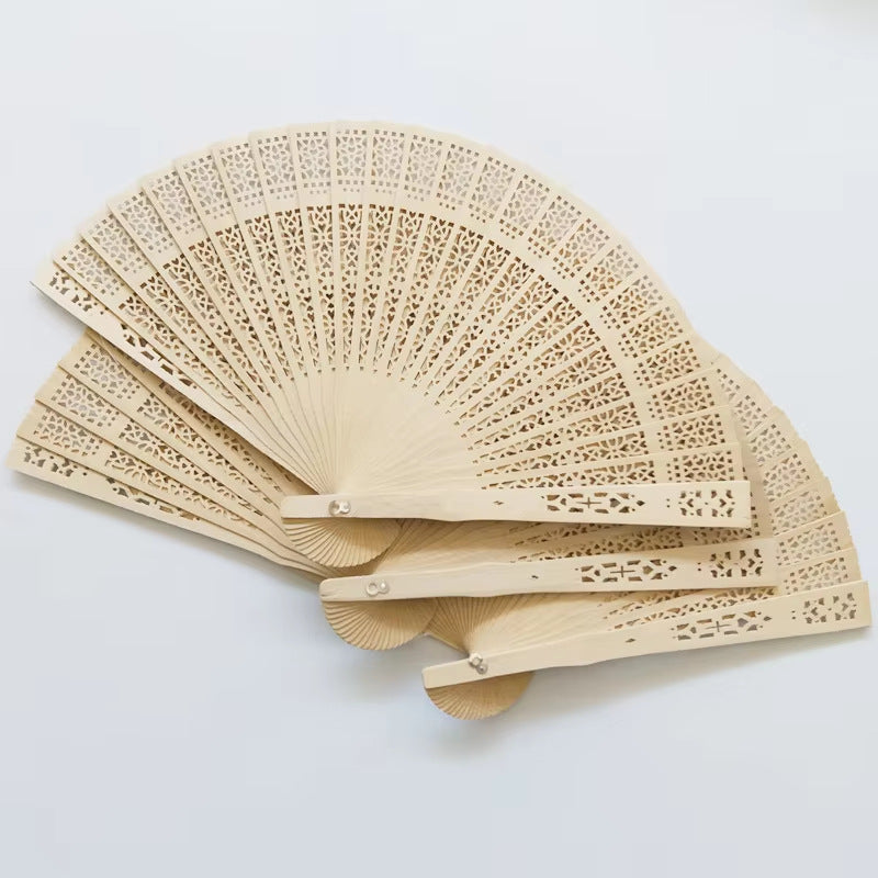 Women's handcrafted fan Bowlift