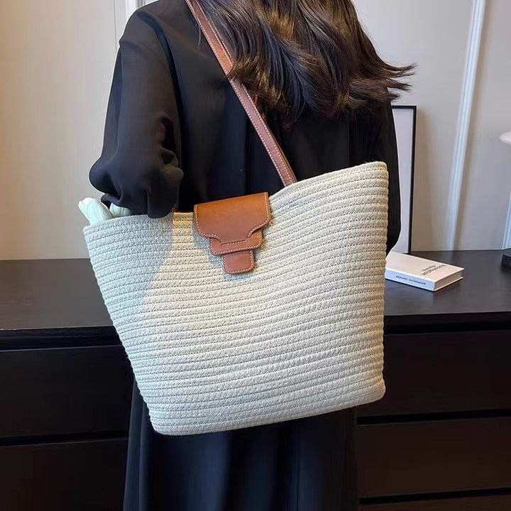 Large shoulder bag made of woven natural material Bowlift