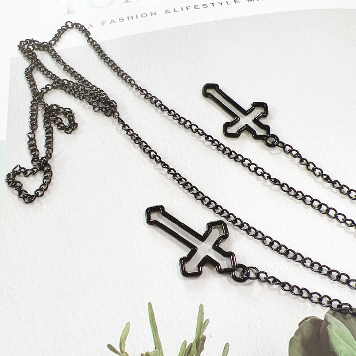 Cross-Design Eyewear Chain Bowlift