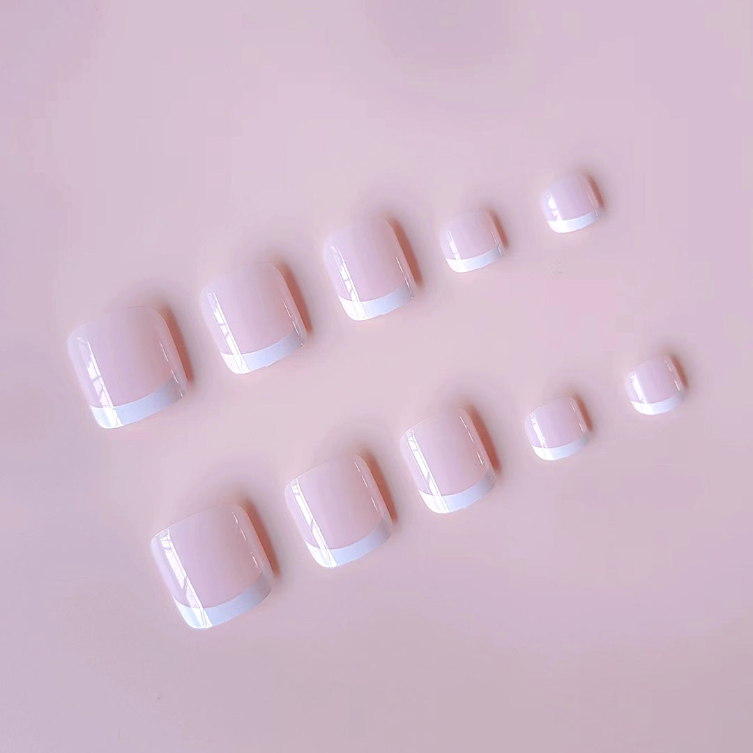 Artificial nail set with elegant French tip design Bowlift