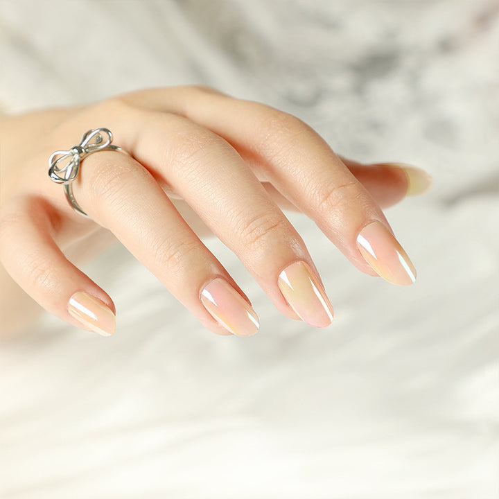 Elegant artificial nails with gradient effect Bowlift