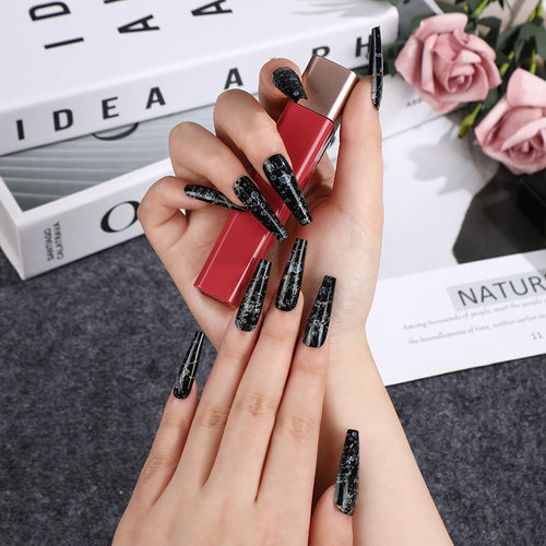 Artificial nails in elegant geometric design Bowlift
