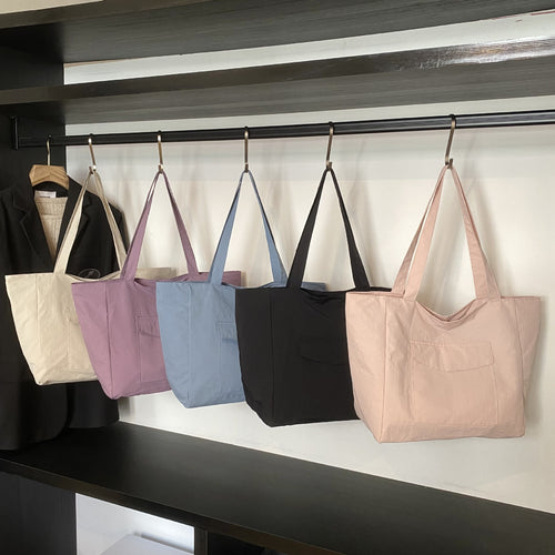 Spacious shopping bag with practical front pocket Bowlift