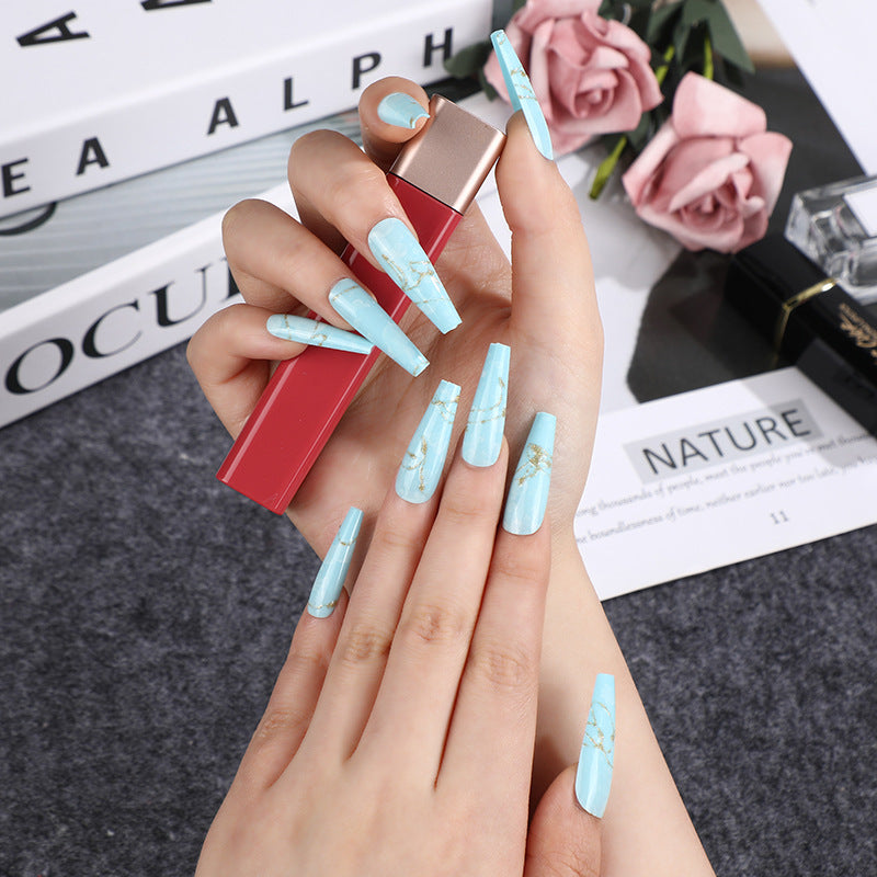 Artificial nails in elegant geometric design Bowlift