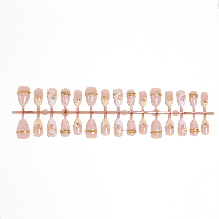Artificial nail set with enchanting floral details and luxurious gold accents Bowlift