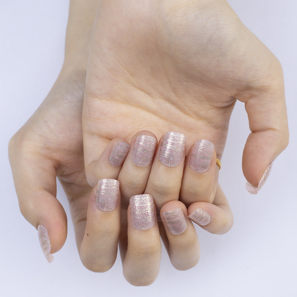 Glittering artificial nails with elegant metallic finish Bowlift