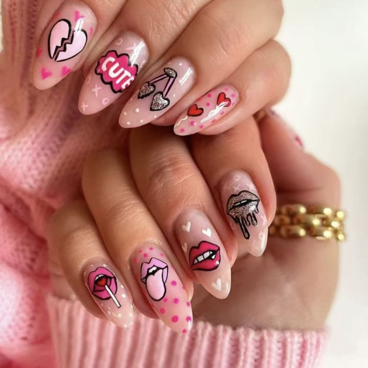 Artificial nail set with playful lip and heart motifs Bowlift