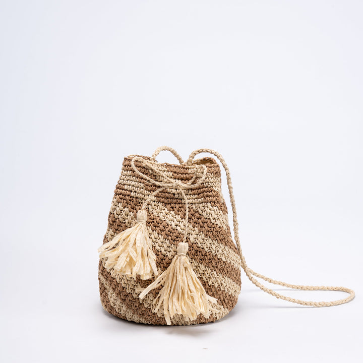 Hand-knotted shoulder bag with fringes Bowlift