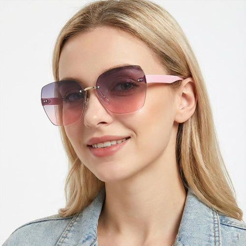 Women's Fashion Tortoiseshell Sunglasses with Golden Accents Bowlift