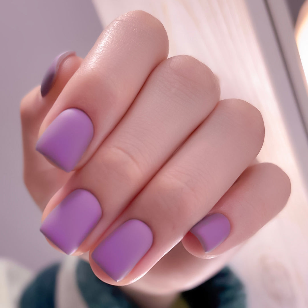 Matt lacquered nail art Bowlift