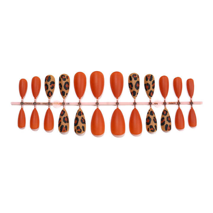 Chic Artistic Press-On Nail Set Bowlift