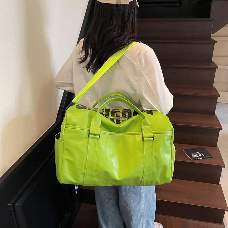 Sporty Travel Bag With Reinforced Bottom Bowlift
