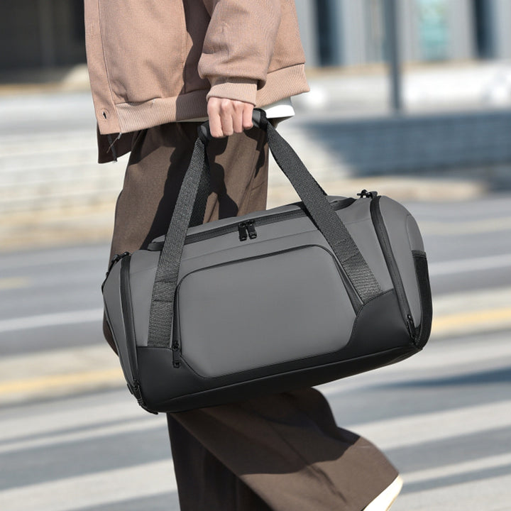 Sports and leisure bag with multiple storage compartments Bowlift