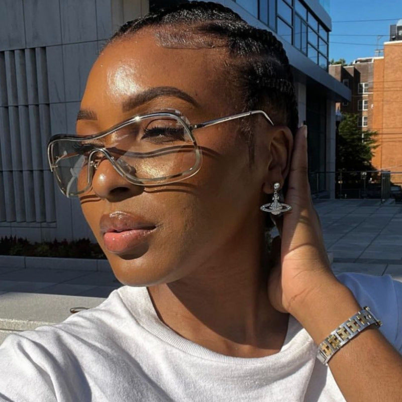 Women's sporty oversized sunglasses with elegant design Bowlift