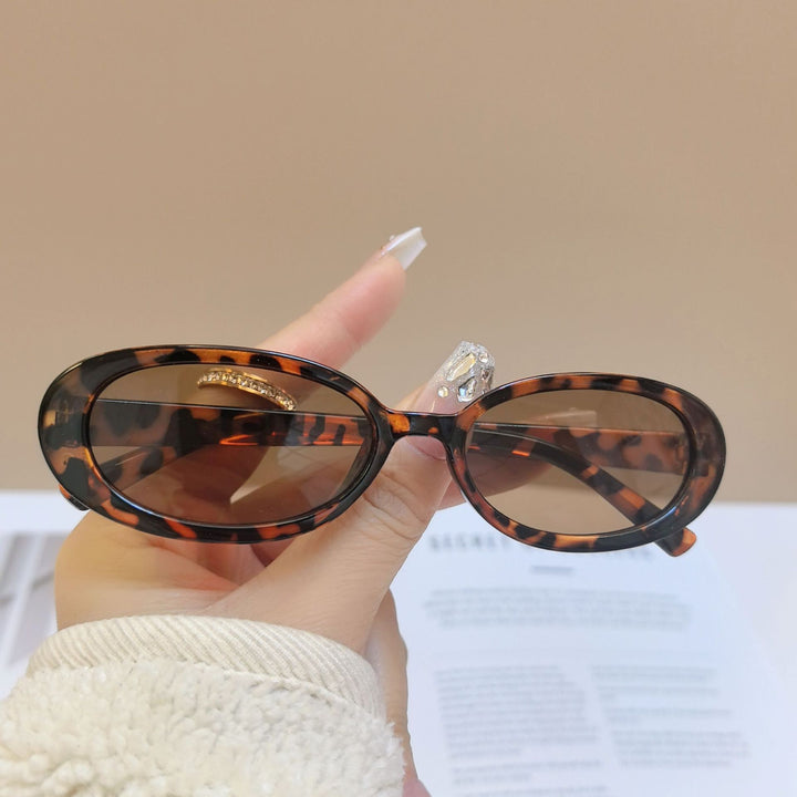 Chic Vintage Oval Sunglasses Bowlift