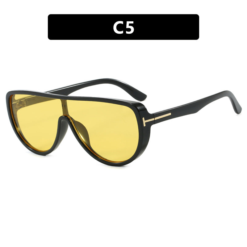 Women's elegant oversized sunglasses with striking design and UV protection Bowlift