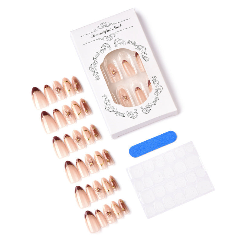 Exclusive nail art creation Bowlift