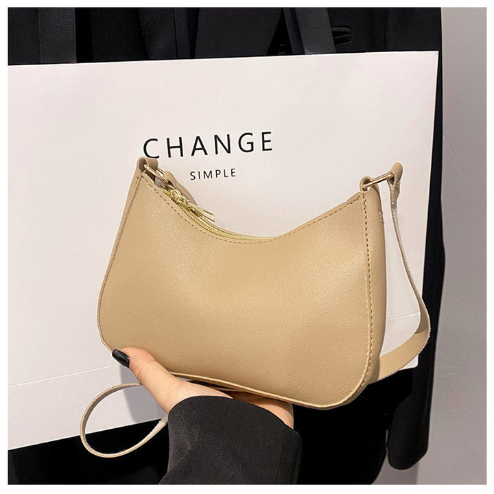 Elegant Handbag in Curved Design Bowlift