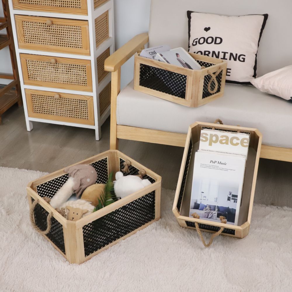 Open storage basket with natural fiber and raffia covering