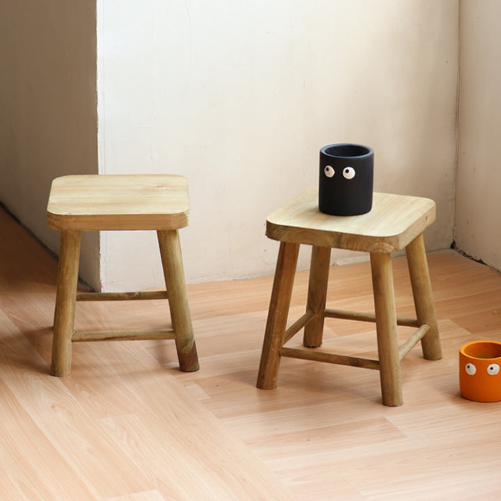 Robust stool made of solid wood Bowlift