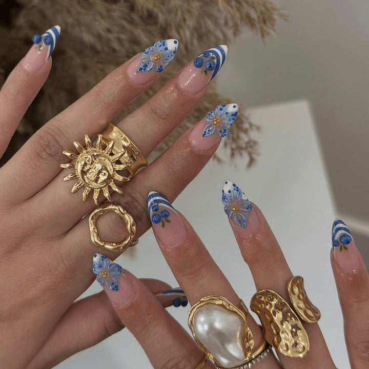Artful nail art with floral accents Bowlift