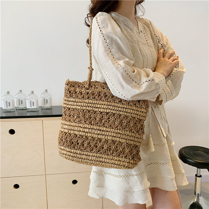 Braided beach bag with unique design Bowlift