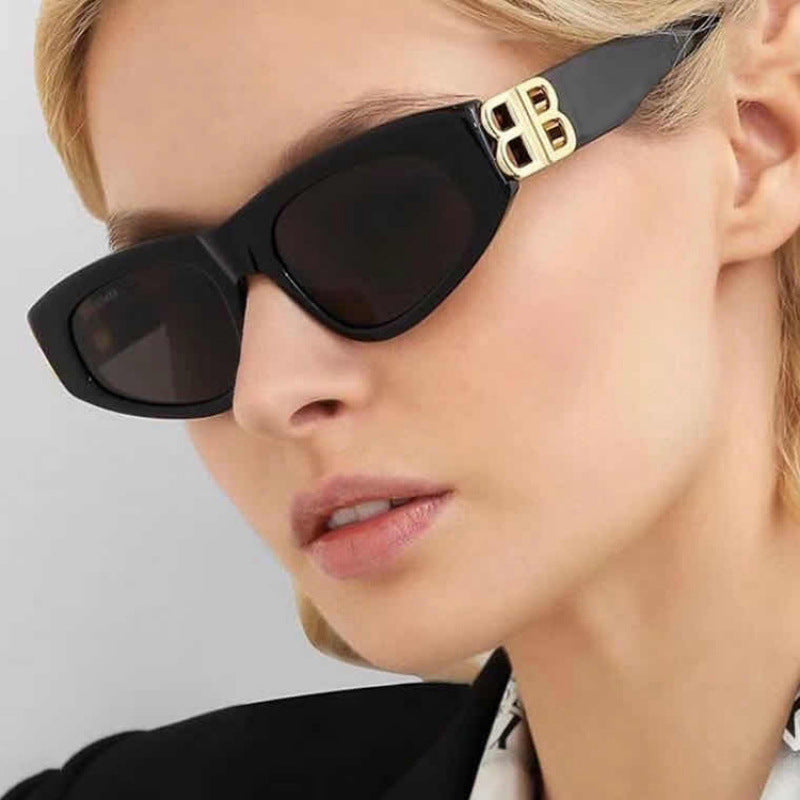 Ladies stylish cat-eye sunglasses with modern leopard pattern Bowlift