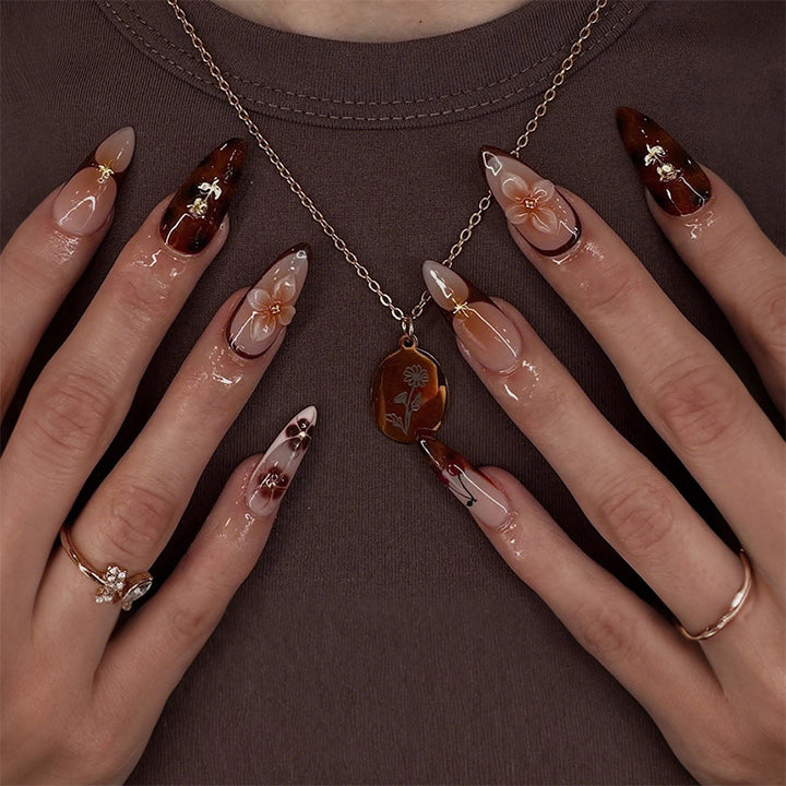 Nail set with floral and glamorous decorations Bowlift