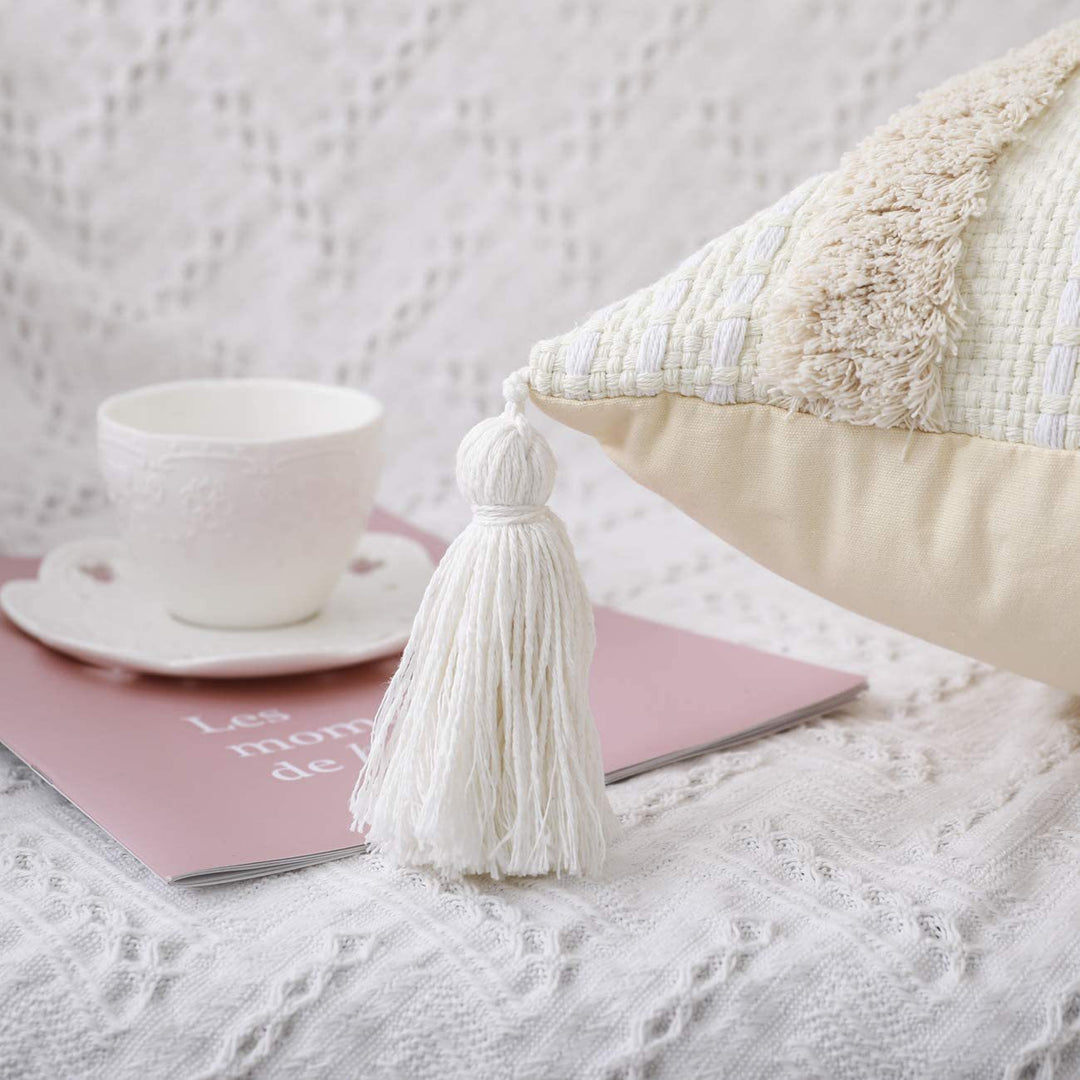 Women Structured Pillowcase with Tassels Bowlift
