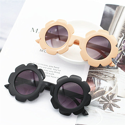 Women's fashionable sunglasses in floral design Bowlift
