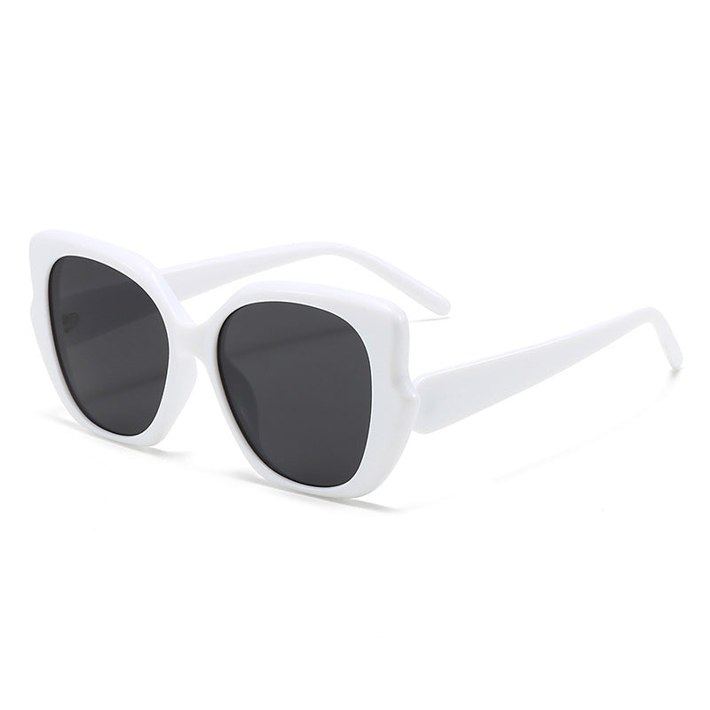 Women's oversized fashionable sunglasses with curved frame Bowlift