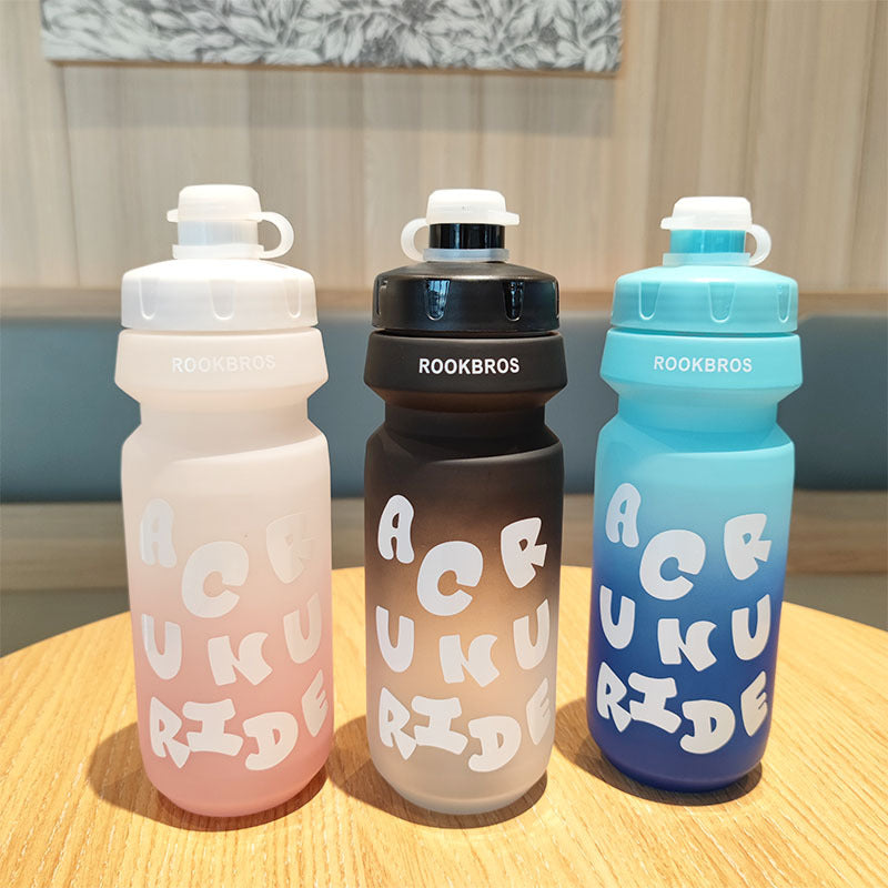 Women's sporty water bottle with flexible leak protection technology Bowlift