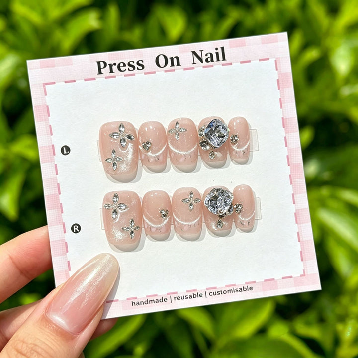 Artistic Floral Press-On Nail Set  1791773803