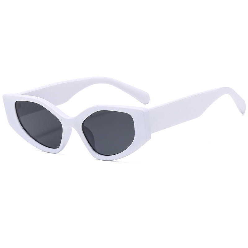 Women's fashionable sunglasses with contemporary, wide-angle frame Bowlift