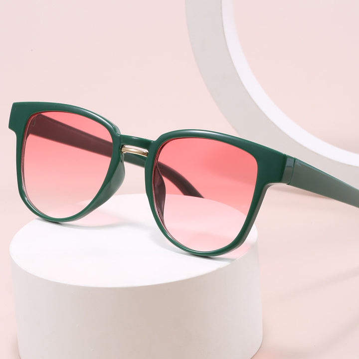 Ladies sunglasses in fashionable cat-eye style Bowlift