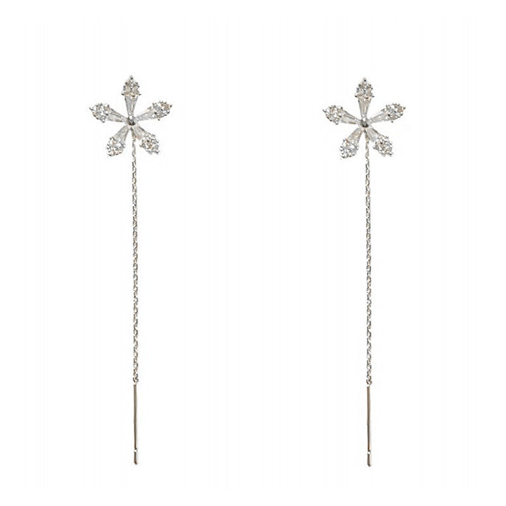 Elegant and Timeless Earrings with Sparkling Crystals Bowlift