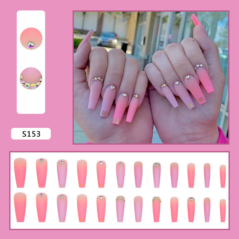 Nail set with enchanting heart details Bowlift