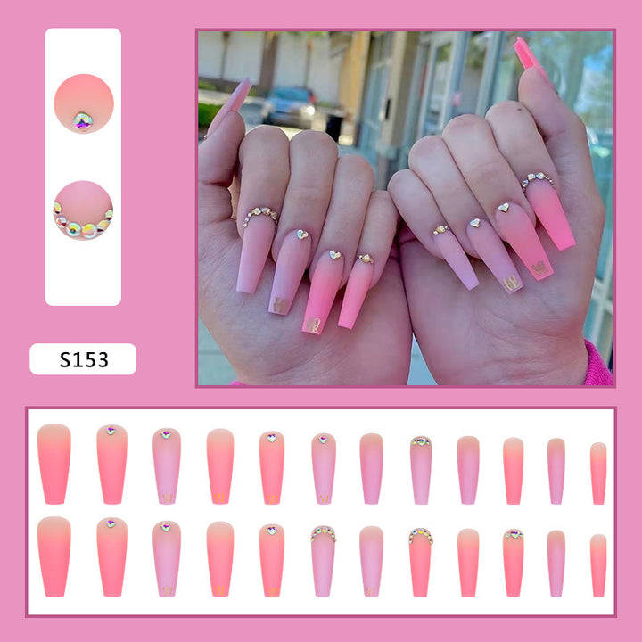 Nail set with enchanting heart details Bowlift